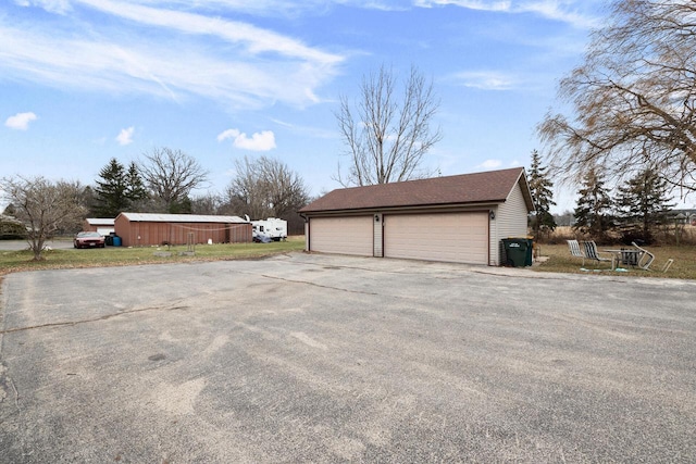 167 W Paradise Dr, West Bend, WI 53095 - view of detached garage