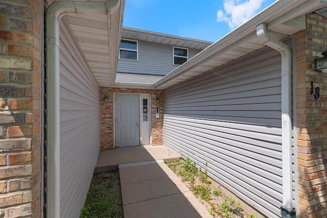18 Northridge Ter, Madison, WI 53704 - entrance to property with brick siding