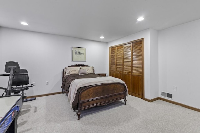 1293 Chesterwood Ln, Pewaukee, WI 53072 - bedroom with a closet, carpet, recessed lighting, and baseboards