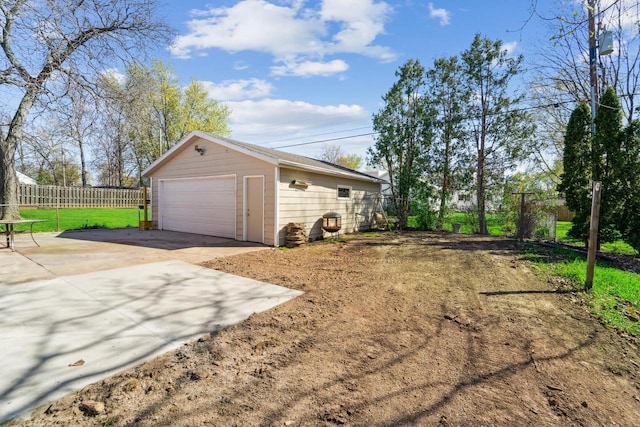 1578 Cass St, Green Bay, WI 54302 - detached garage featuring fence