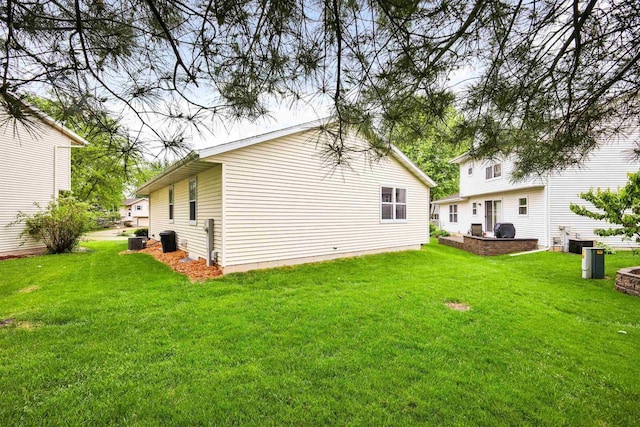 716 Grace St, Verona, WI 53593 - rear view of property featuring a lawn