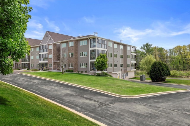 267 Oconomowoc Pkwy, Oconomowoc, WI 53066 - view of building exterior