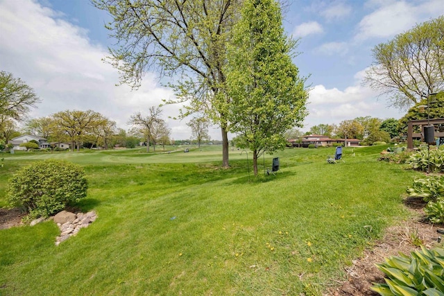 14 Golf Course Rd, Madison, WI 53704 - view of green lawn