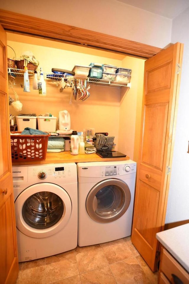 N1423 Silver Canoe Rd, Keshena, WI 54135 - clothes washing area featuring washing machine and clothes dryer