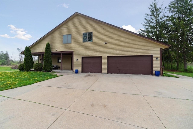 N124W13900 Lovers Ln, Germantown, WI 53022 - view of front facade featuring a front lawn and driveway