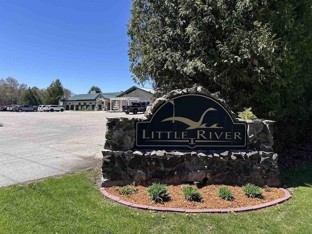 Leaf Rd, Marinette, WI 54143