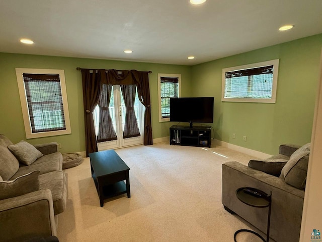 514 W 9th Ave, Ashland, WI 54806 - living room featuring recessed lighting, carpet, and baseboards