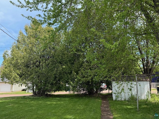 514 W 9th Ave, Ashland, WI 54806 - view of green lawn