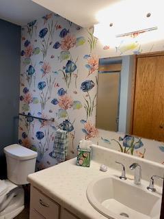 3914 Priscilla Ln, Madison, WI 53705 - full bath featuring vanity and toilet