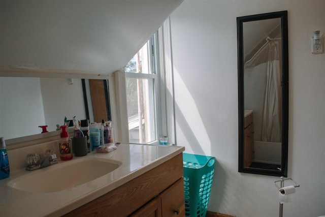 202 Wisconsin St, Mauston, WI 53948 - full bathroom with vanity
