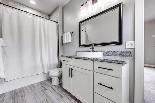 441 Longwood Ln, Wrightstown, WI 54180 - full bath featuring toilet, vanity, and shower / bath combo