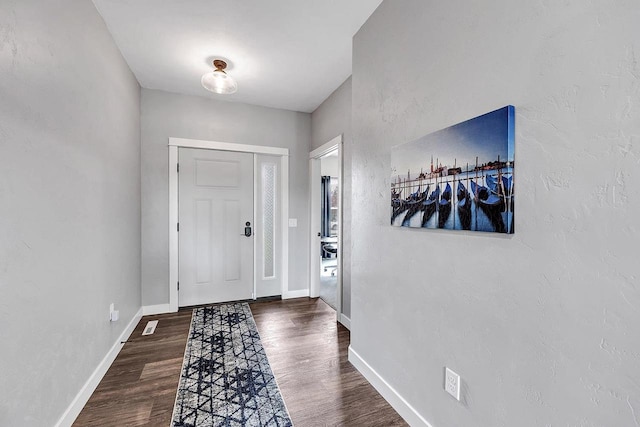 441 Longwood Ln, Wrightstown, WI 54180 - entrance foyer with wood finished floors and baseboards