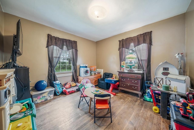 W8749 Hunters Rd, Hortonville, WI 54944 - rec room featuring wood-type flooring