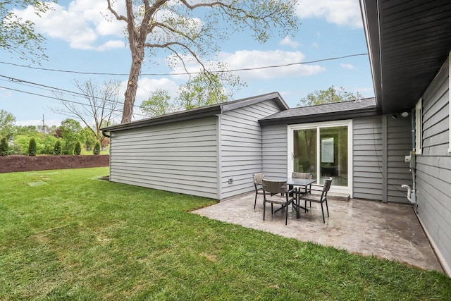 6020 Briarclift Ct, Greendale, WI 53129 - view of grassy yard featuring a patio area