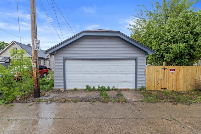 2976 N 40th St, Milwaukee, WI 53210 - view of detached garage