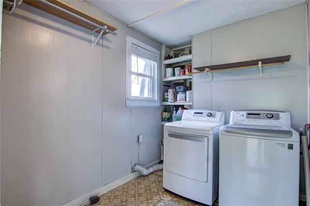 320 E Linden St, Chippewa Falls, WI 54729 - laundry area featuring independent washer and dryer