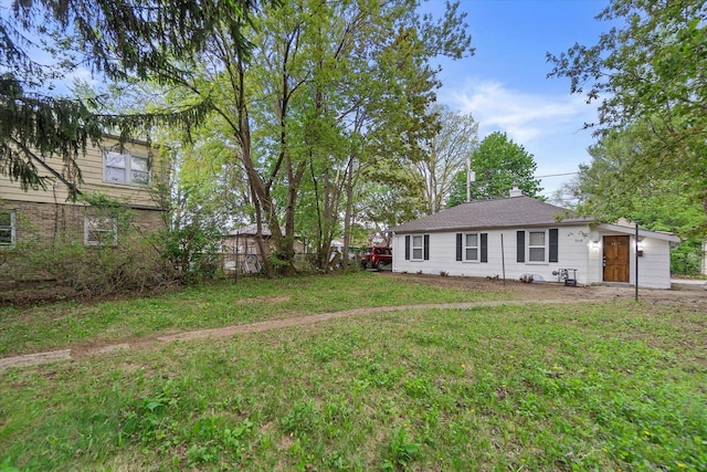 5015 N 25th St, Milwaukee, WI 53209 - view of green lawn