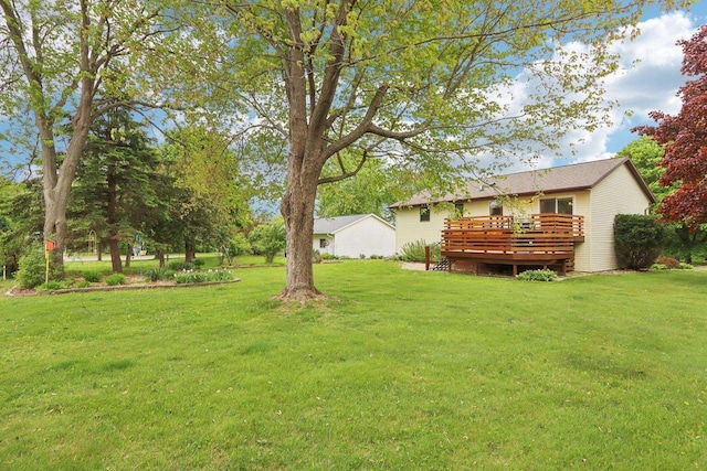 1902 Winfield Dr, Reedsburg, WI 53959 - view of green lawn featuring a wooden deck