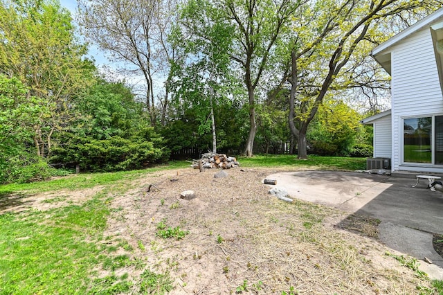 9530 W Debbie Ln, Milwaukee, WI 53224 - view of yard with a patio