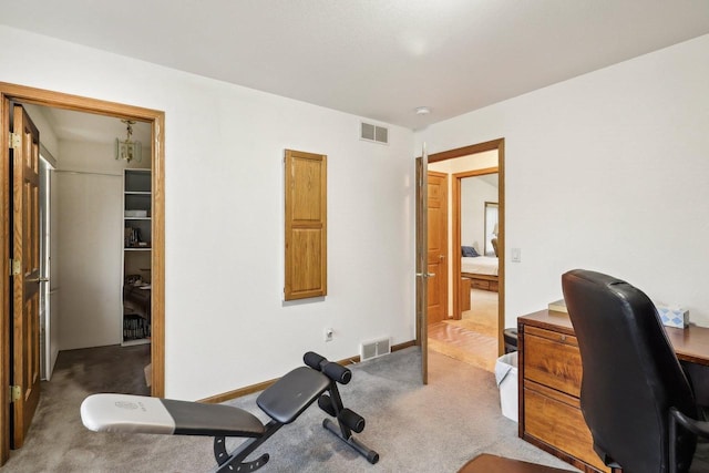 615 Jefferson St, Waterloo, WI 53594 - carpeted home office with baseboards