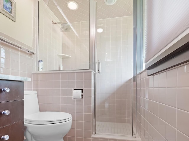 4701 4th St, Kenosha, WI 53144 - full bath with tile walls, toilet, and a shower stall