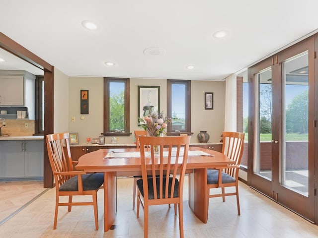 4701 4th St, Kenosha, WI 53144 - dining area with recessed lighting
