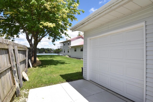 2462 Wallace Lake Rd, West Bend, WI 53090 - view of yard featuring a garage