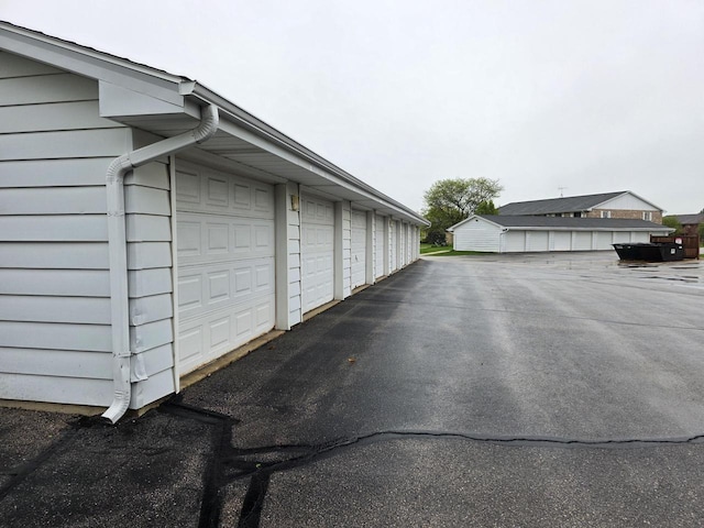 10416 W Whitnall Edge Ct Unit 102, Franklin, WI 53132 - view of garage