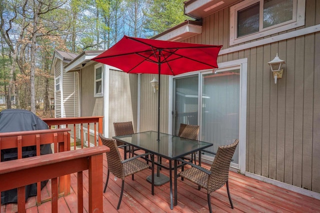 134 Glen View Dr Unit 44, Wisconsin Dells, WI 53965 - deck with outdoor dining area