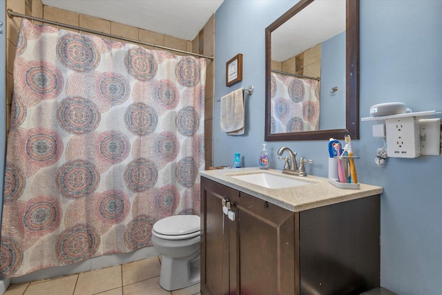 2207 N 51st St, Milwaukee, WI 53208 - full bath with toilet, tile patterned floors, vanity, and curtained shower