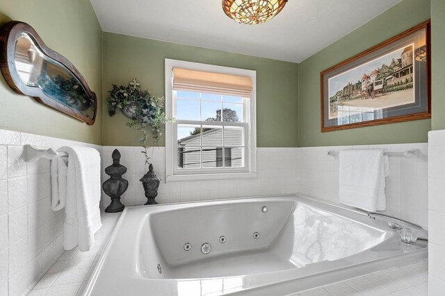 2522 Martha Ave, Green Bay, WI 54301 - full bathroom with a jetted tub