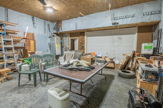 205 W Hickory St, Abbotsford, WI 54405 - garage featuring an ornate ceiling