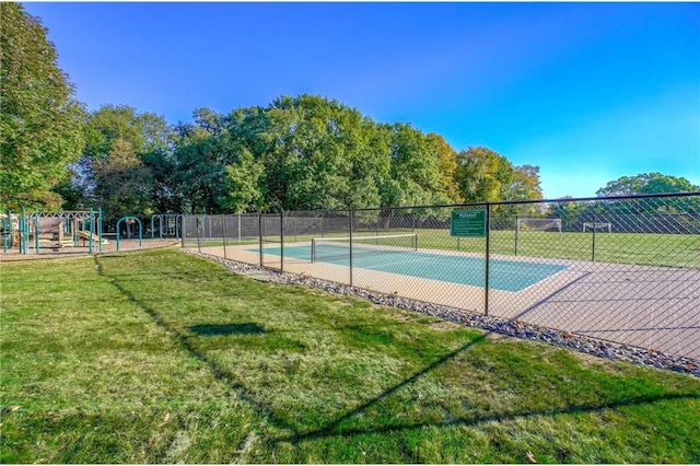 278 Saint Annes Pkwy, Hudson, WI 54016 - view of tennis court