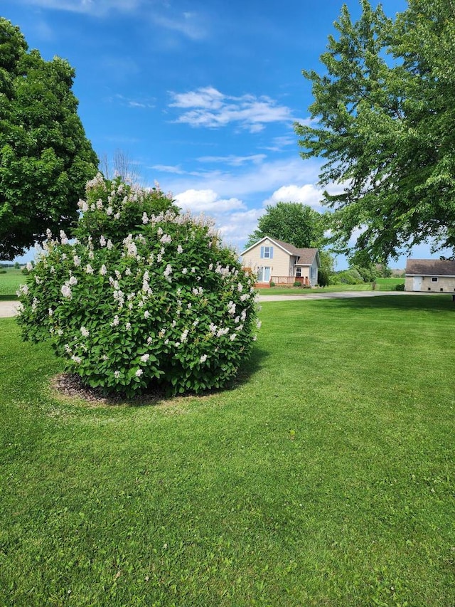 6831 Marken Rd, Valders, WI 54245 - view of grassy yard