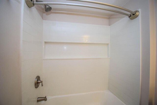 2116 Woodburn Rd Unit B, Waukesha, WI 53188 - bathroom featuring shower / washtub combination