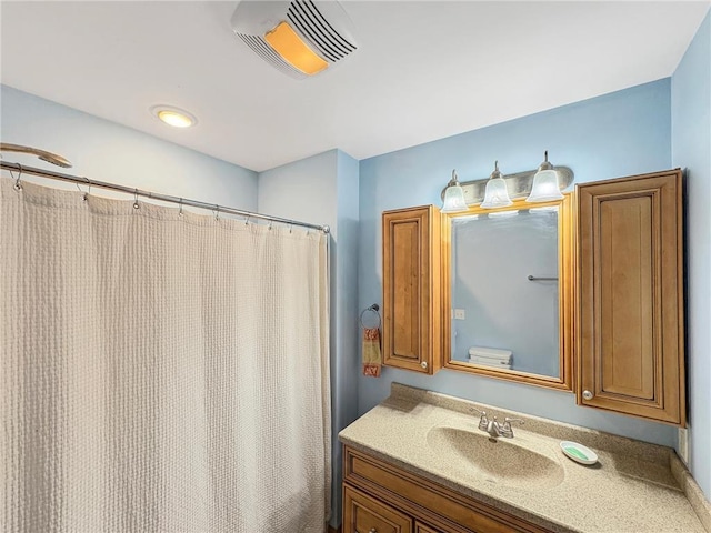 602 26th St, Cloquet, MN 55720 - full bath featuring vanity and a shower with curtain