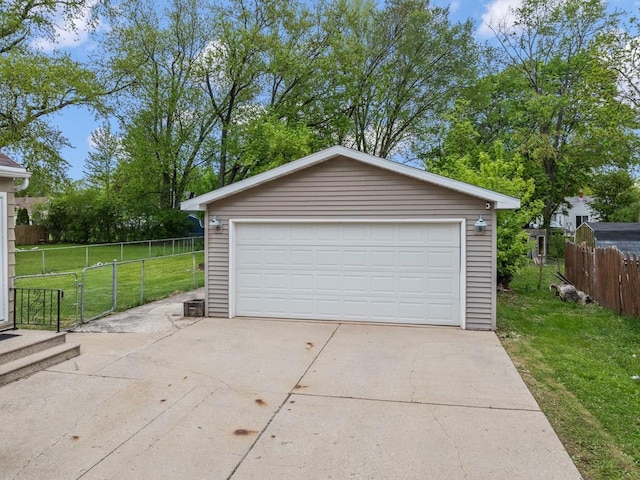 1215 Hastings St, Green Bay, WI 54301 - view of detached garage