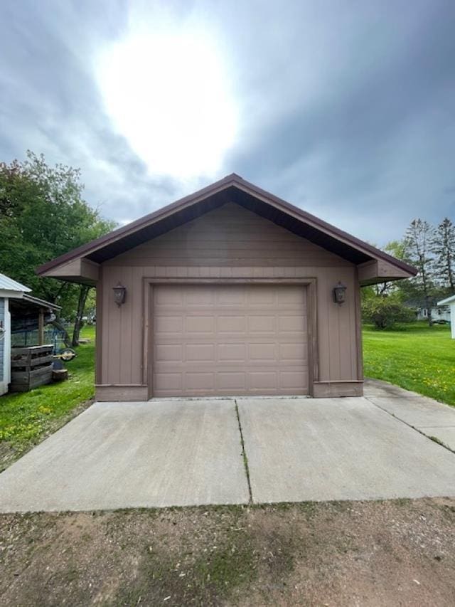 120 Hudson St, Antigo, WI 54409 - view of detached garage