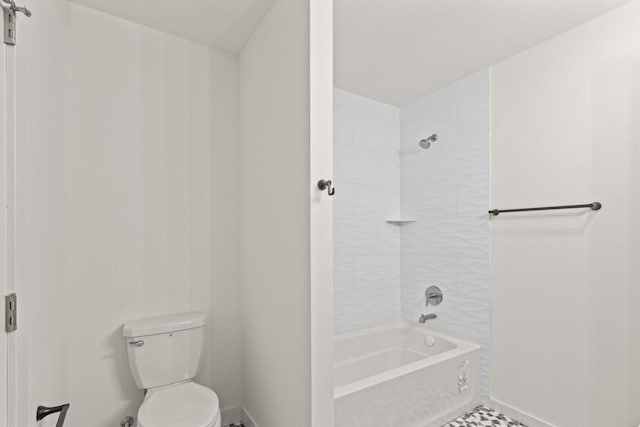 28 Sienna Hills Cir, Mount Horeb, WI 53572 - bathroom featuring toilet, washtub / shower combination, and baseboards