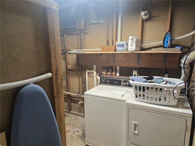 2626 Abbe Hill Dr, Eau Claire, WI 54703 - washroom featuring independent washer and dryer