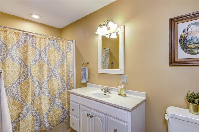 1816 186th St, Chippewa Falls, WI 54729 - bathroom featuring vanity, toilet, and a shower with curtain