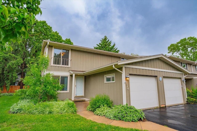 3514 Valley Ridge Rd, Middleton, WI 53562 - view of front of house with an attached garage and driveway