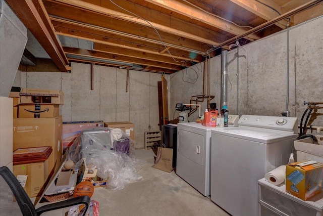 3514 Valley Ridge Rd, Middleton, WI 53562 - laundry room featuring washer and clothes dryer