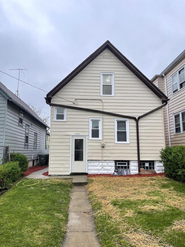 3122 W Madison St, Milwaukee, WI 53215 - back of property with a lawn