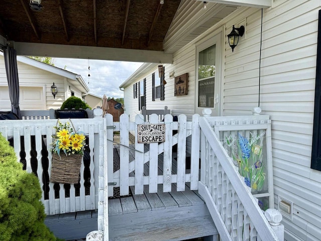 33150 Donna Dr, Prairie Du Chien, WI 53821 - view of deck