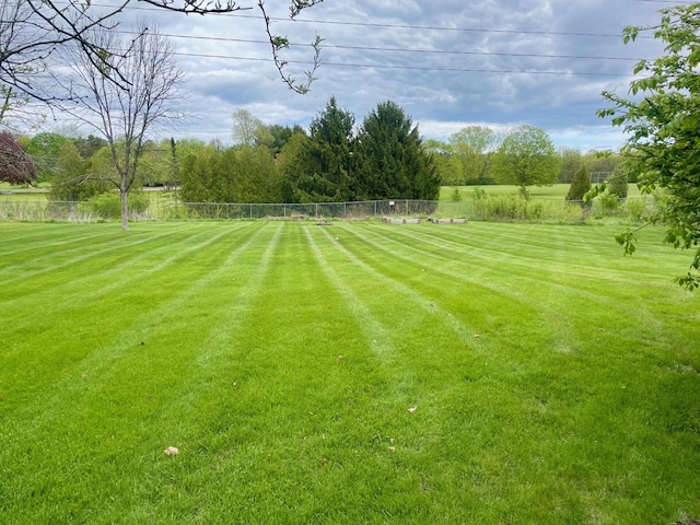 11616 N Lantern Ln, Mequon, WI 53092 - view of yard