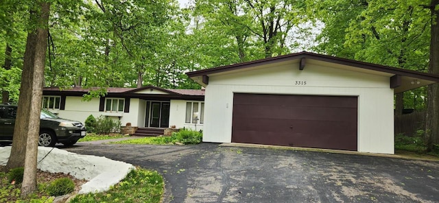 3315 N 12th St, Wausau, WI 54403 - single story home featuring driveway and a garage