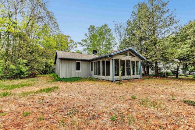 N7119 River Dr, Shawano, WI 54166