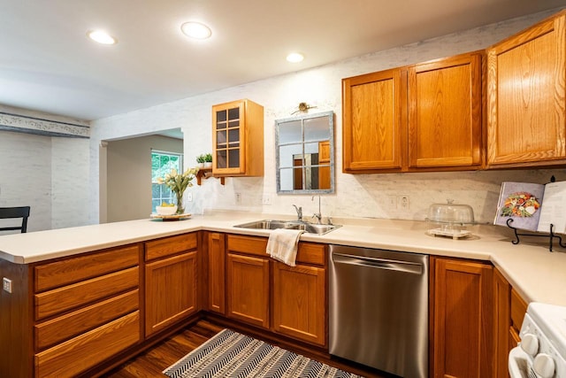 N100W14330 Sunburst Trl, Germantown, WI 53022 - kitchen featuring dishwasher, a sink, light countertops, and recessed lighting