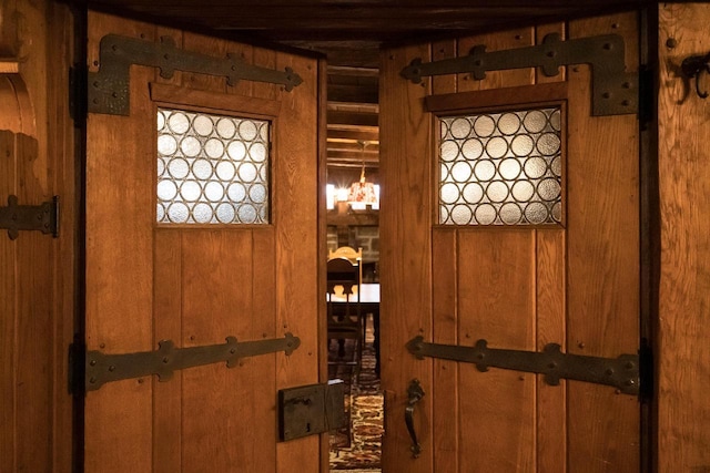 3432 N Lake Dr, Milwaukee, WI 53211 - detailed view of wooden walls